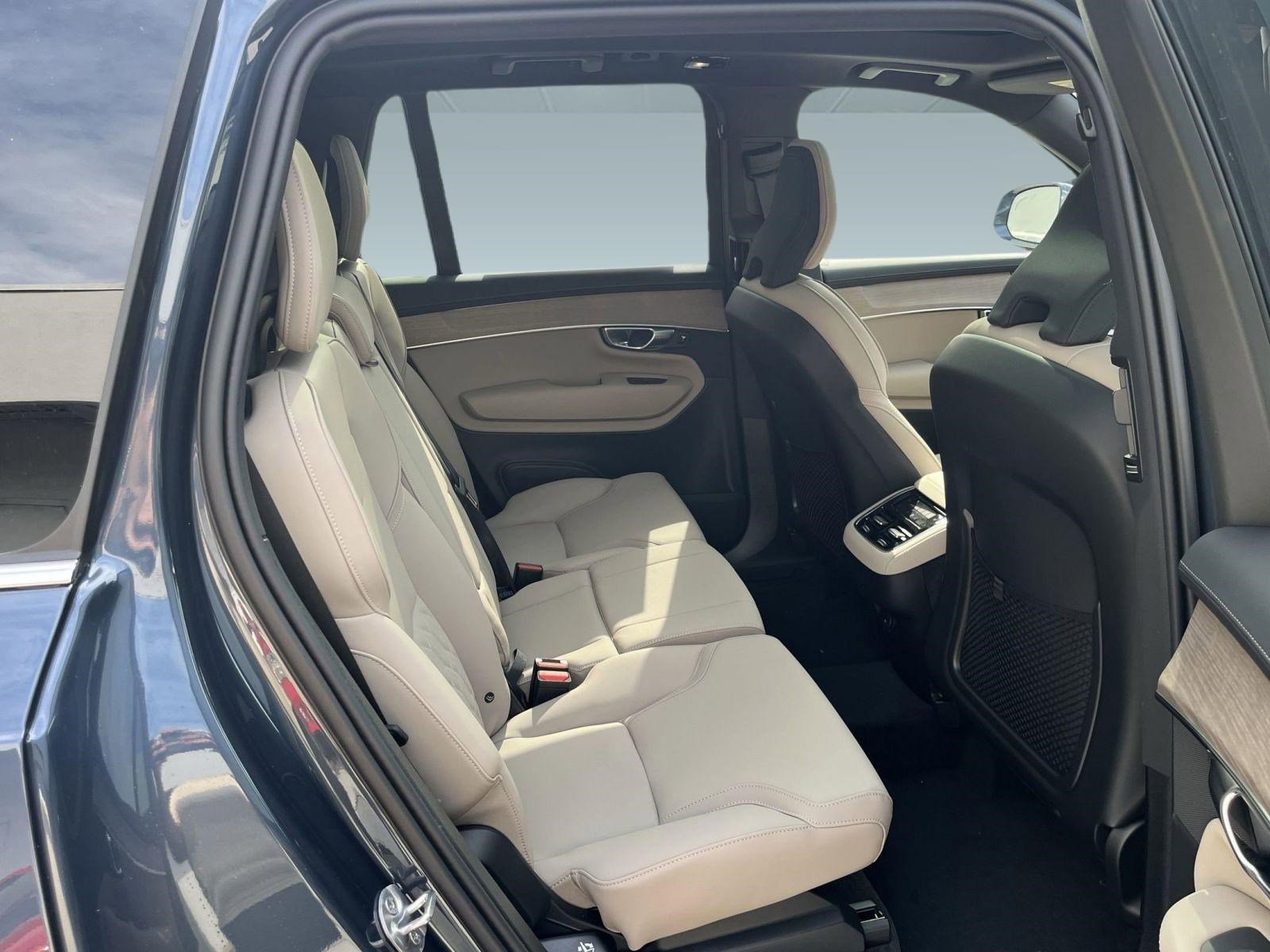 Used 2026 Volvo XC90 B6 Plus w/ Protection Package Premier AWD/4WD image 28