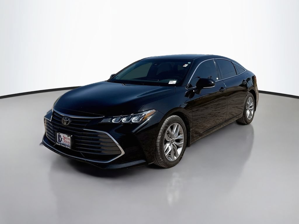 Used 2022 Toyota Avalon XLE FWD image 3