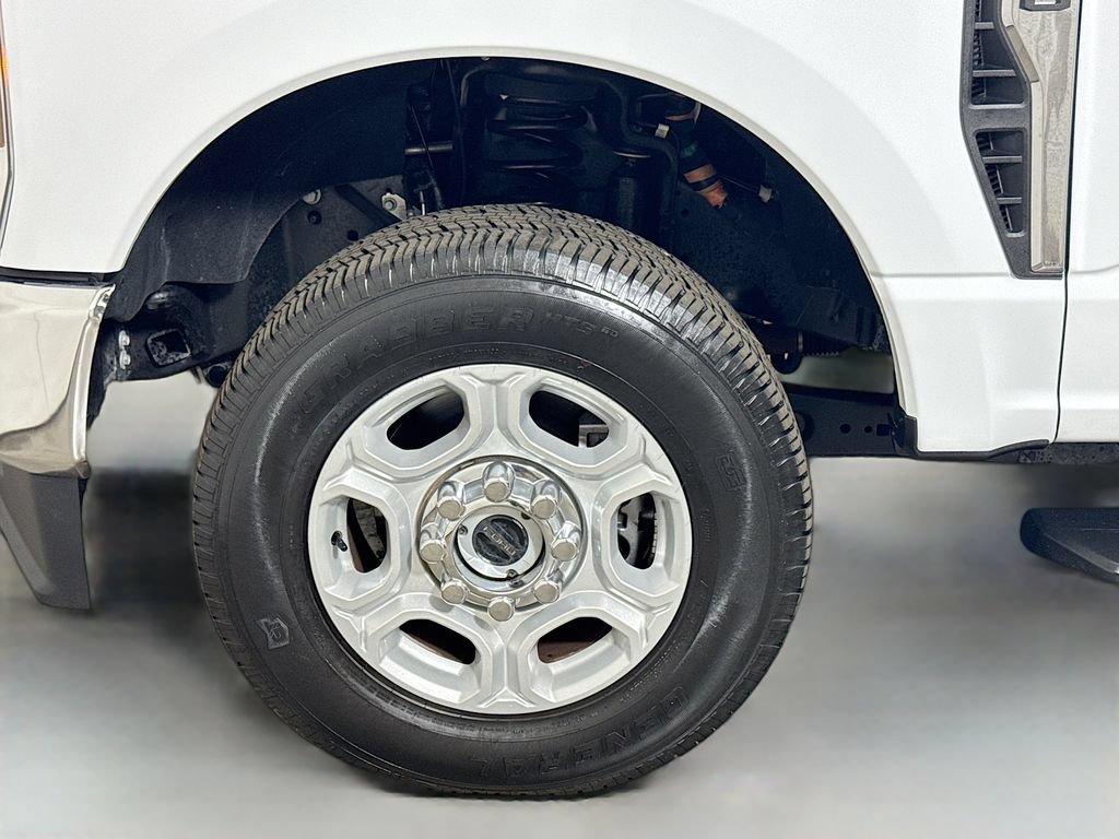 Used 2025 Ford F250 XLT AWD/4WD image 28