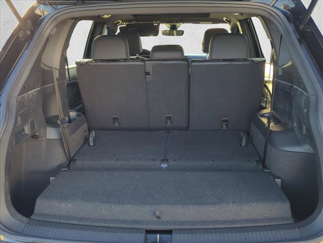 Used 2023 Volkswagen Tiguan SE R-Line FWD image 23