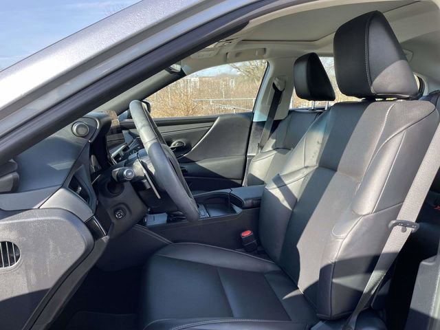 Used 2024 Lexus ES 250 w/ Premium Package image 18