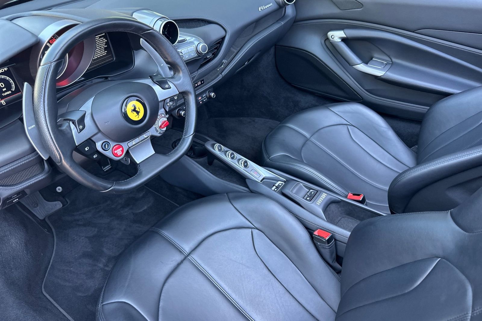 Used 2022 Ferrari F8 Tributo image 4