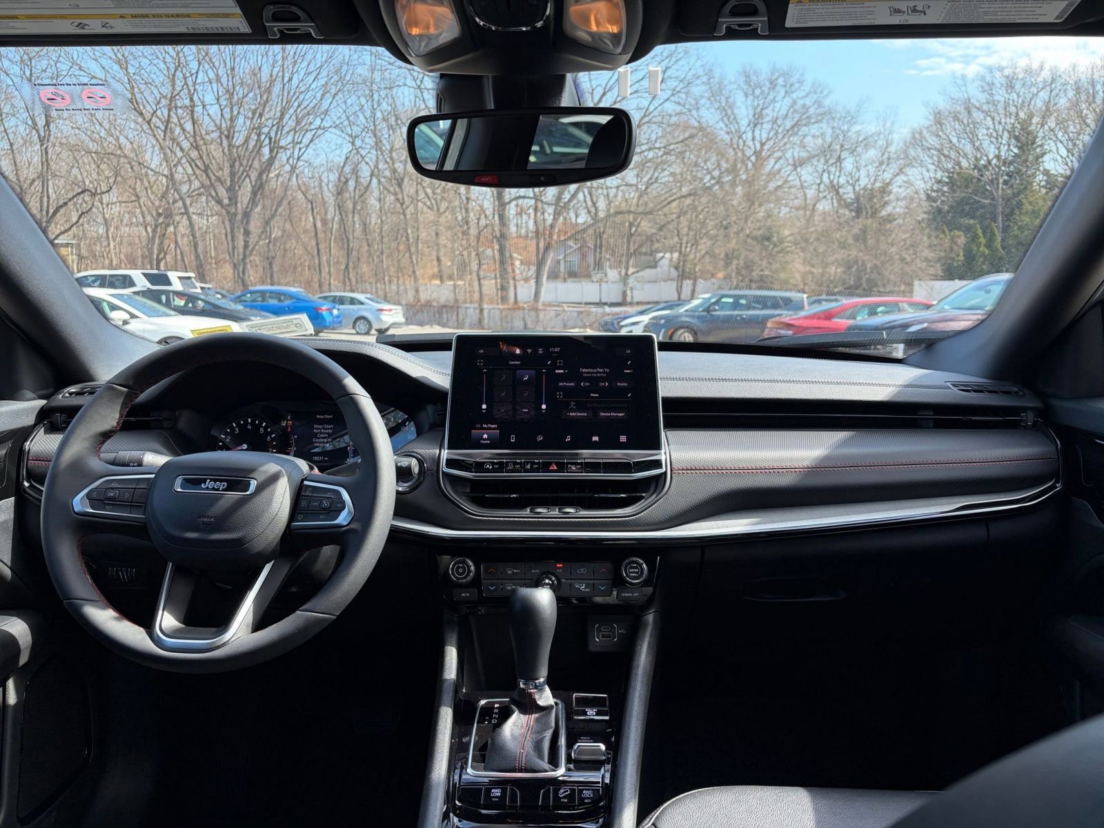 Used 2025 Jeep Compass Trailhawk image 32