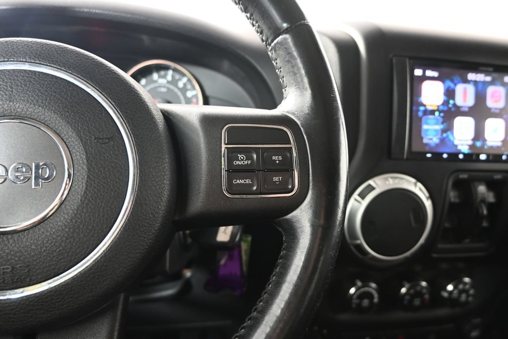 Used 2012 Jeep Wrangler Unlimited Rubicon w/ Connectivity Group AWD/4WD image 35