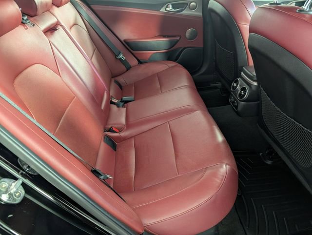 Used 2018 Kia Stinger GT1 image 32