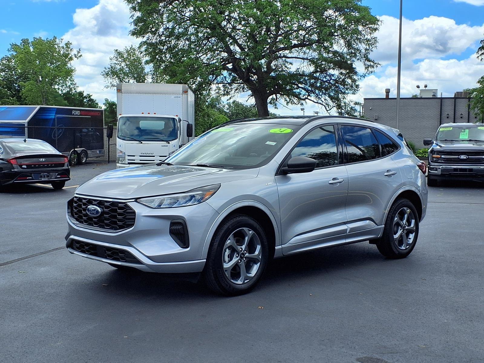 Used 2024 Ford Escape ST-Line w/ Tech Pack #1 AWD/4WD image 1