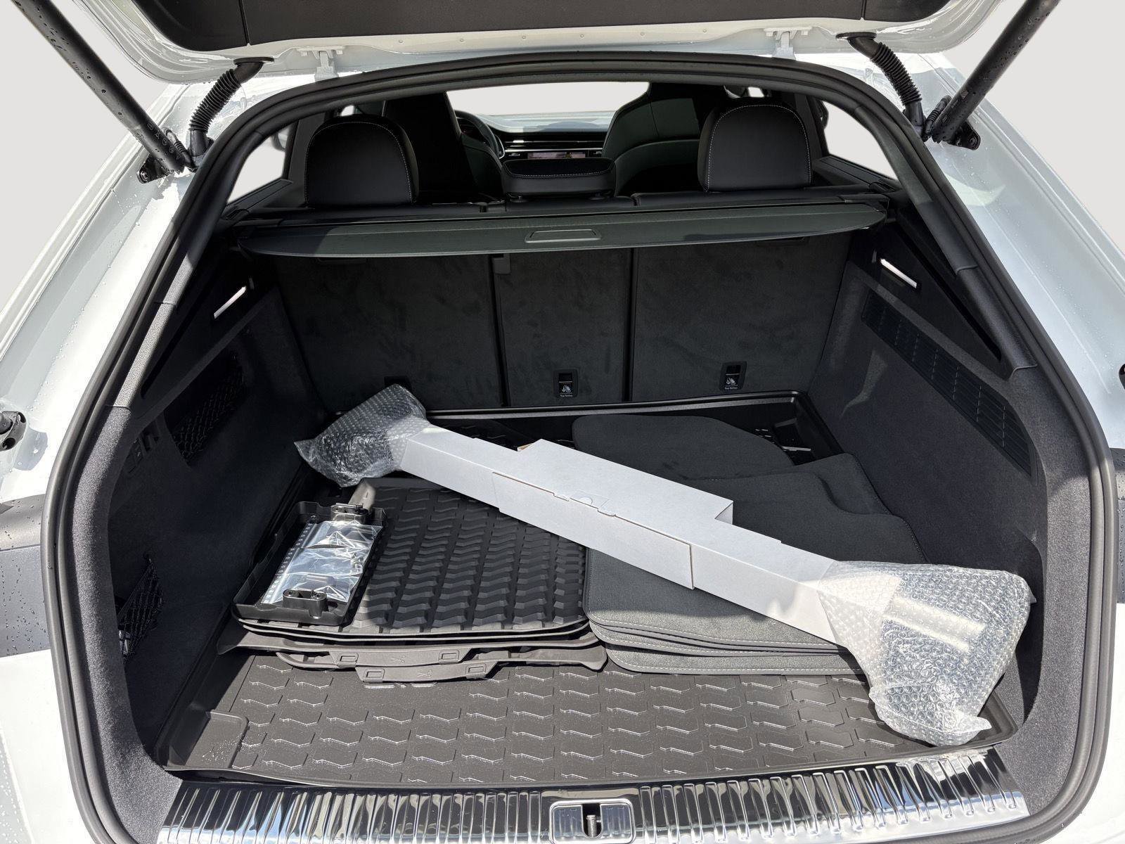 New 2026 Audi SQ8 Premium Plus image 24