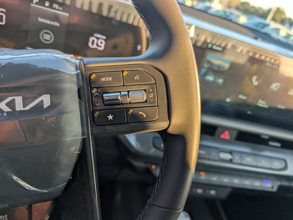 New 2027 Kia Seltos S FWD image 13