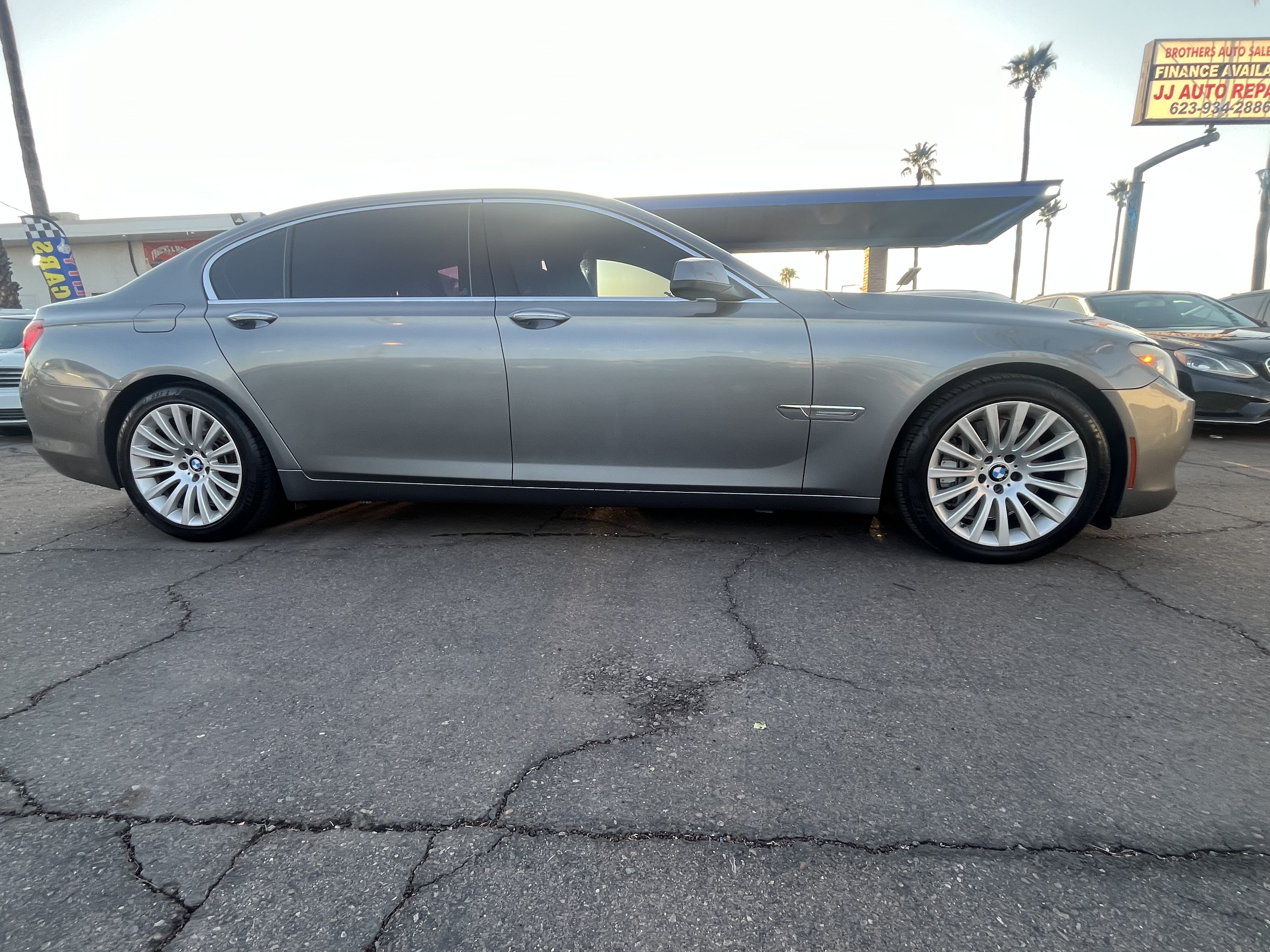 Used 2012 BMW 750Li RWD image 2