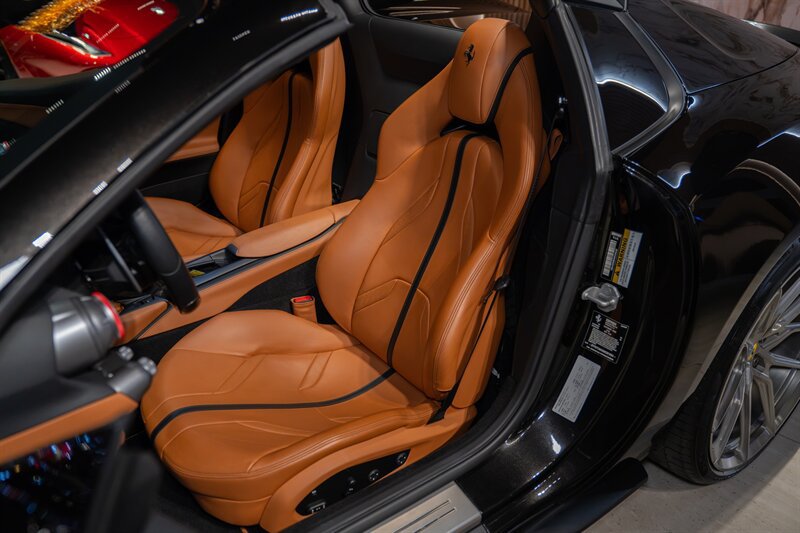 Used 2021 Ferrari 812 GTS RWD image 8