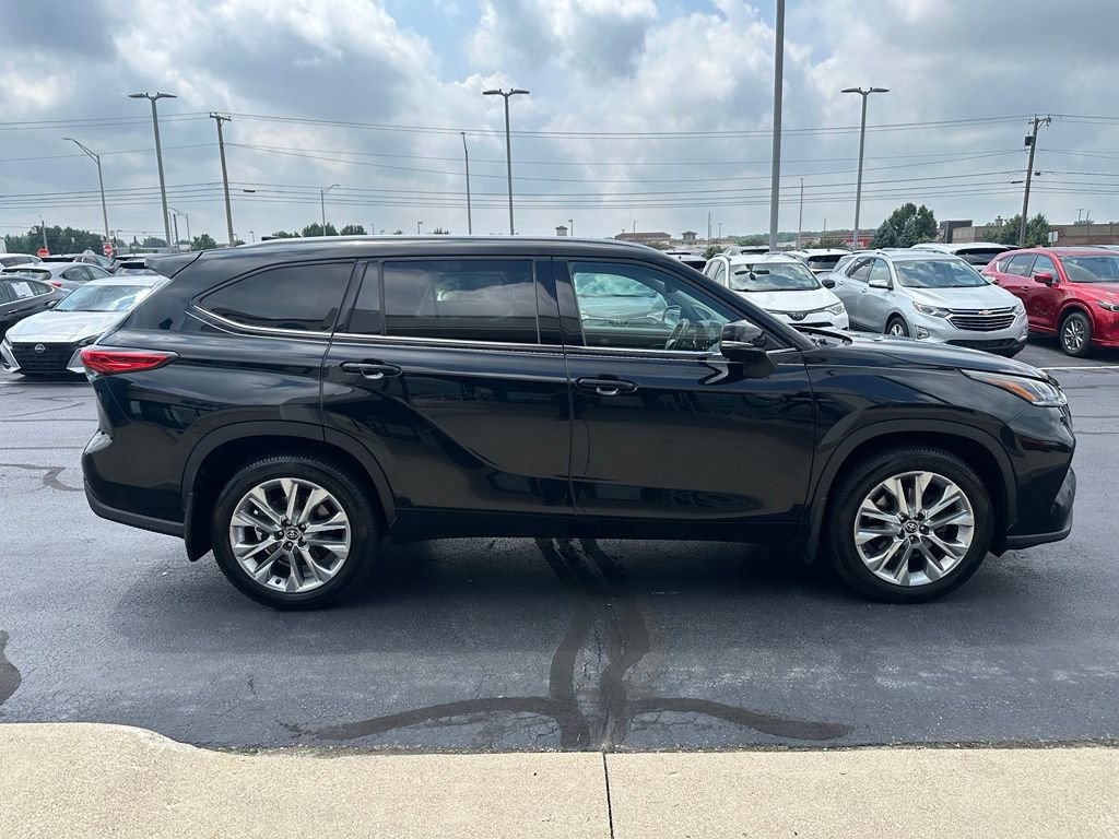 Used 2020 Toyota Highlander Limited AWD/4WD image 7