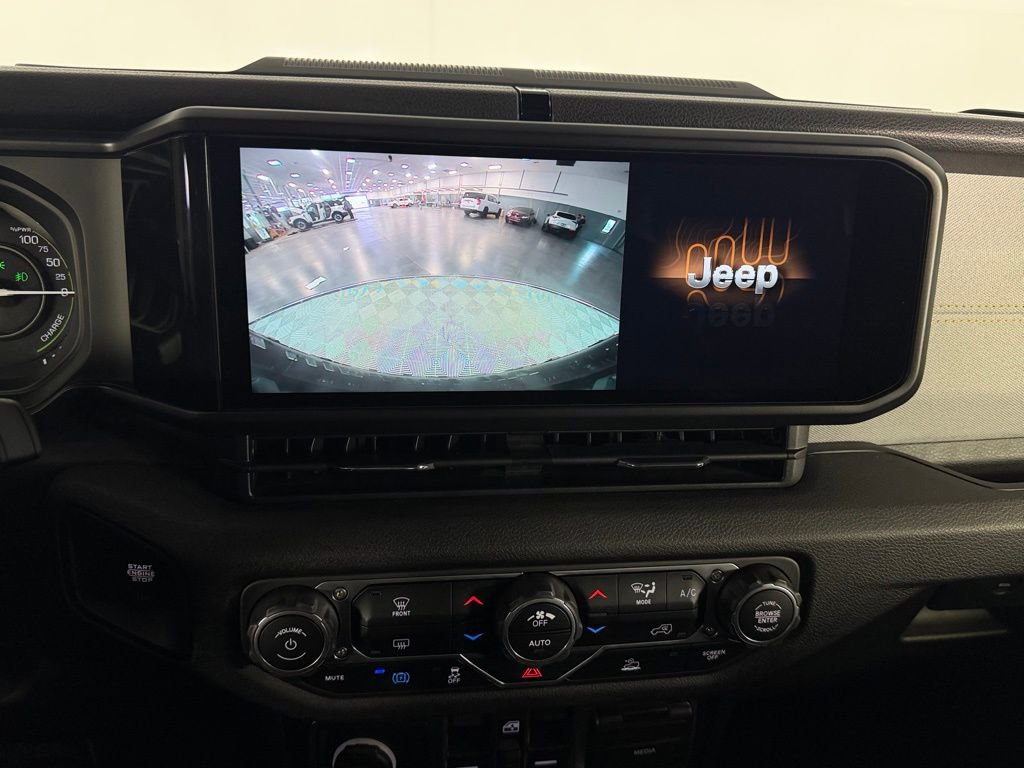 Used 2024 Jeep Wrangler Unlimited image 22