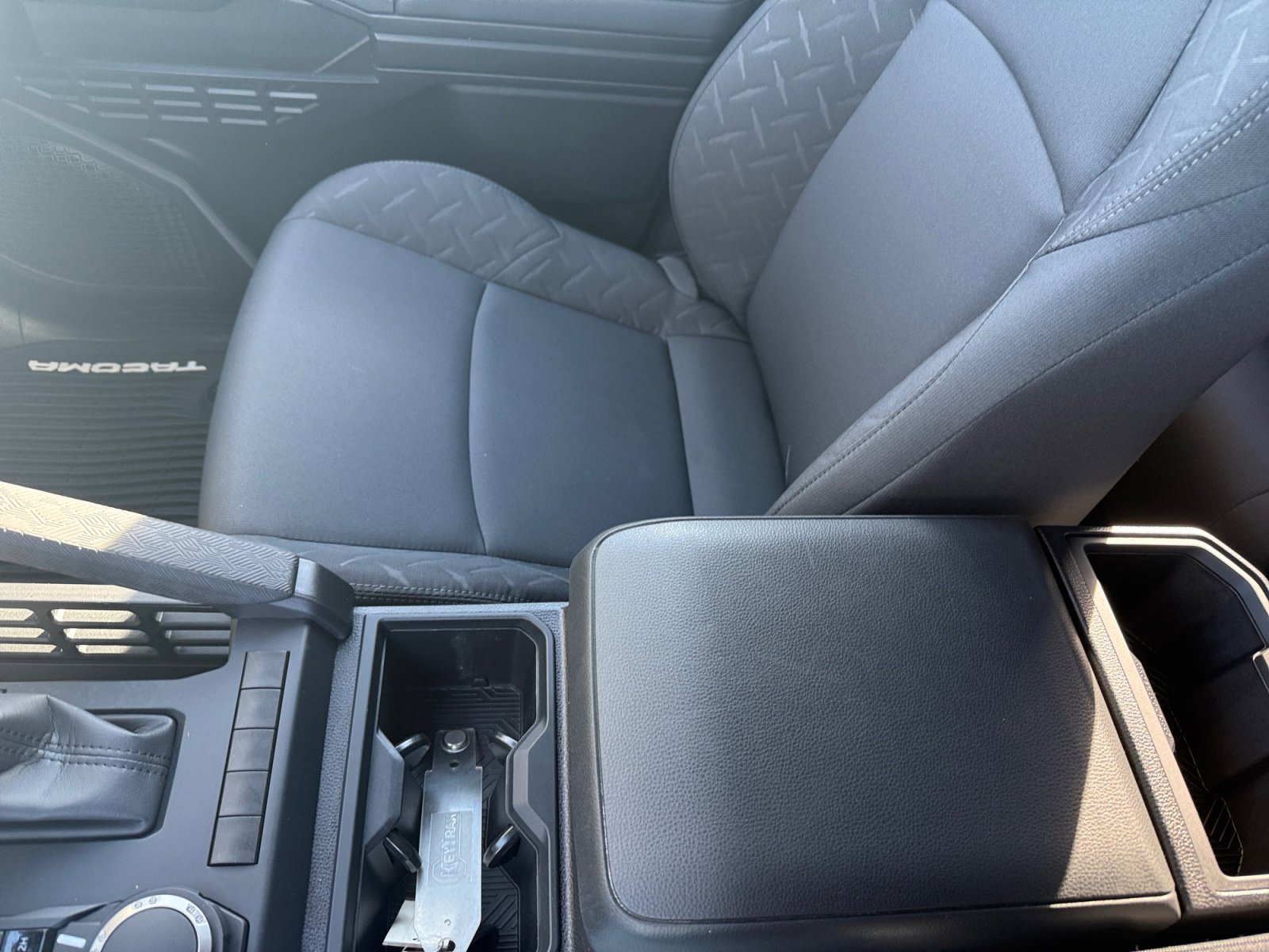 Used 2025 Toyota Tacoma SR image 14