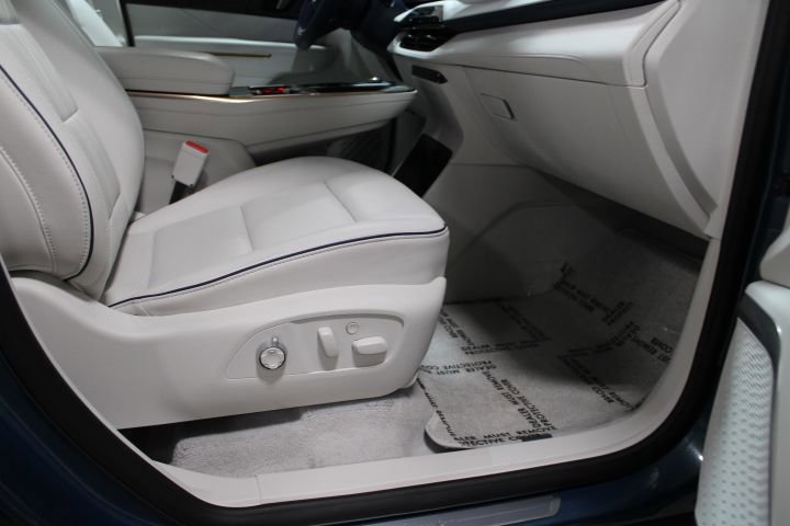 Certified 2025 Buick Enclave Avenir w/ Super Cruise Package image 28