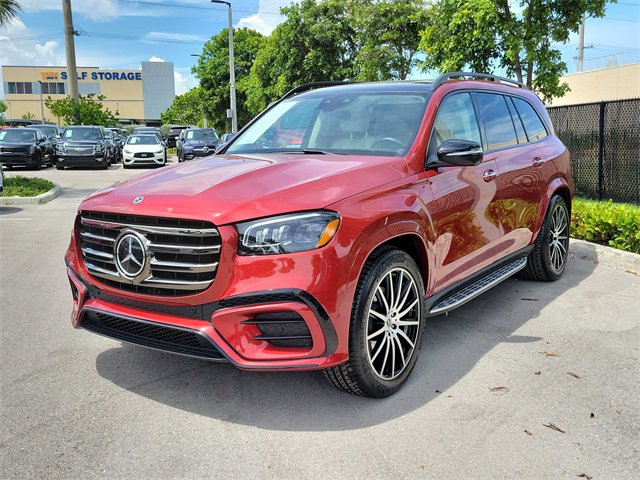 Used 2024 Mercedes-Benz GLS 580 4MATIC image 3