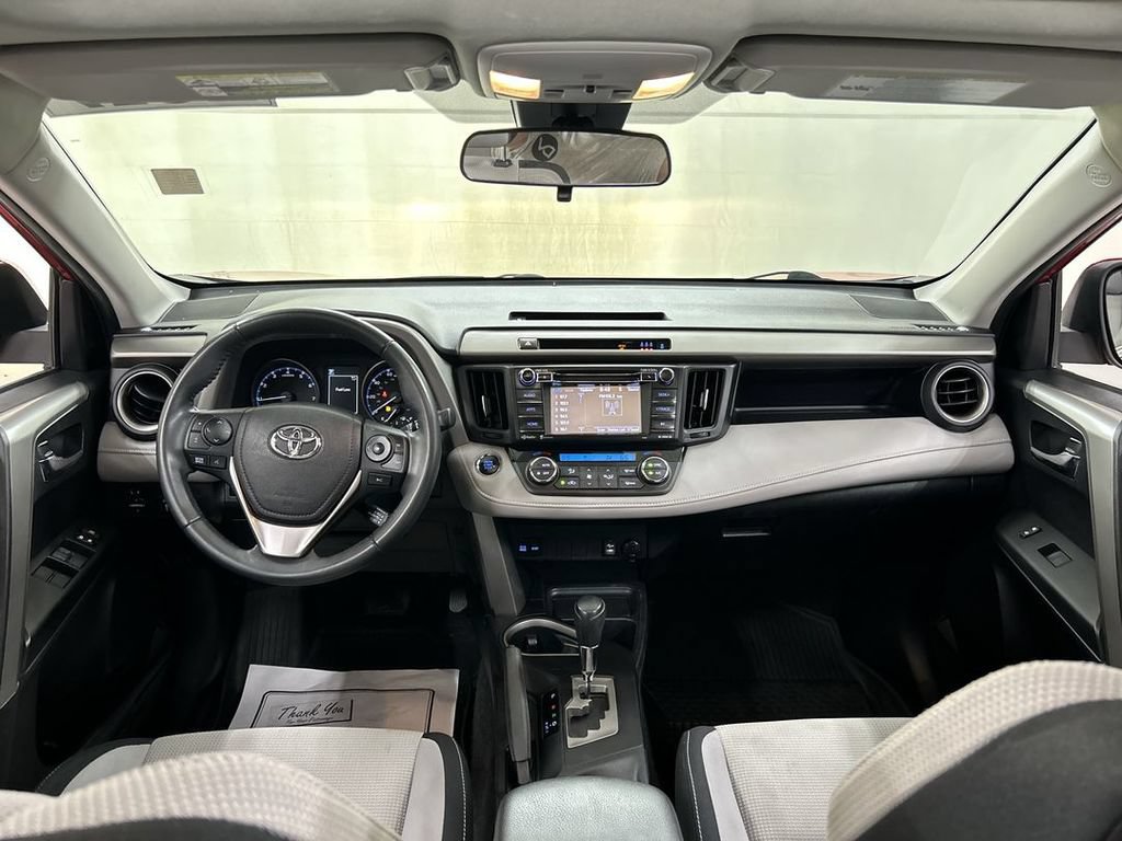 Used 2017 Toyota RAV4 XLE AWD/4WD image 18