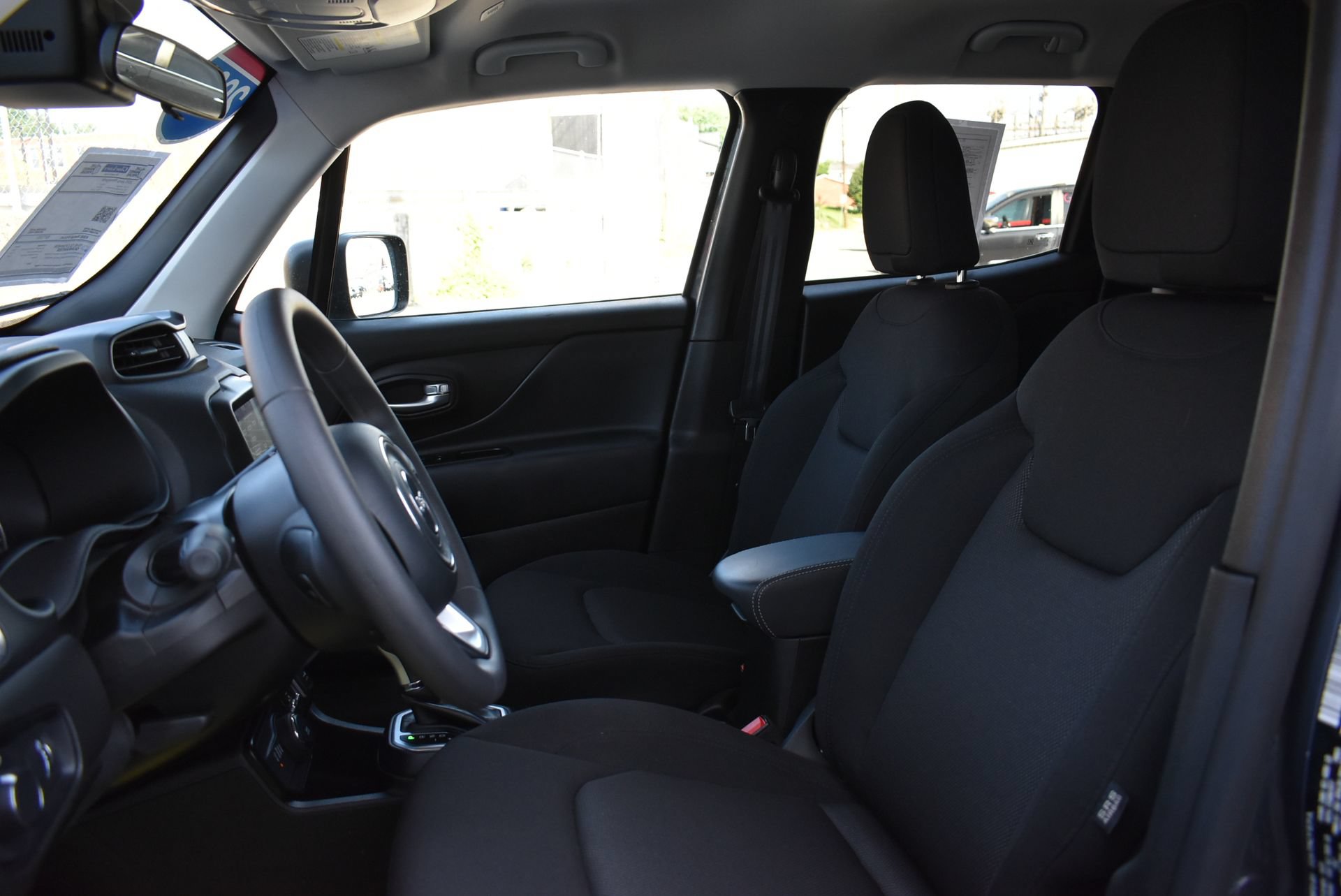 Used 2023 Jeep Renegade Latitude AWD/4WD image 13