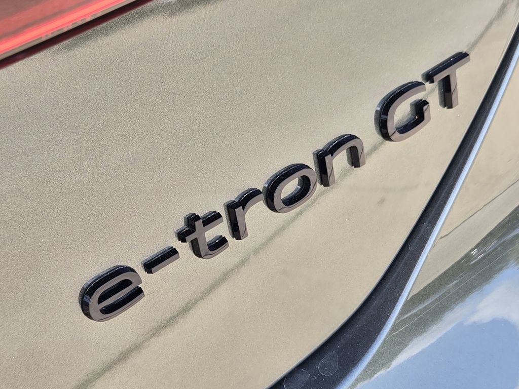 New 2026 Audi RS e-tron GT performance image 12