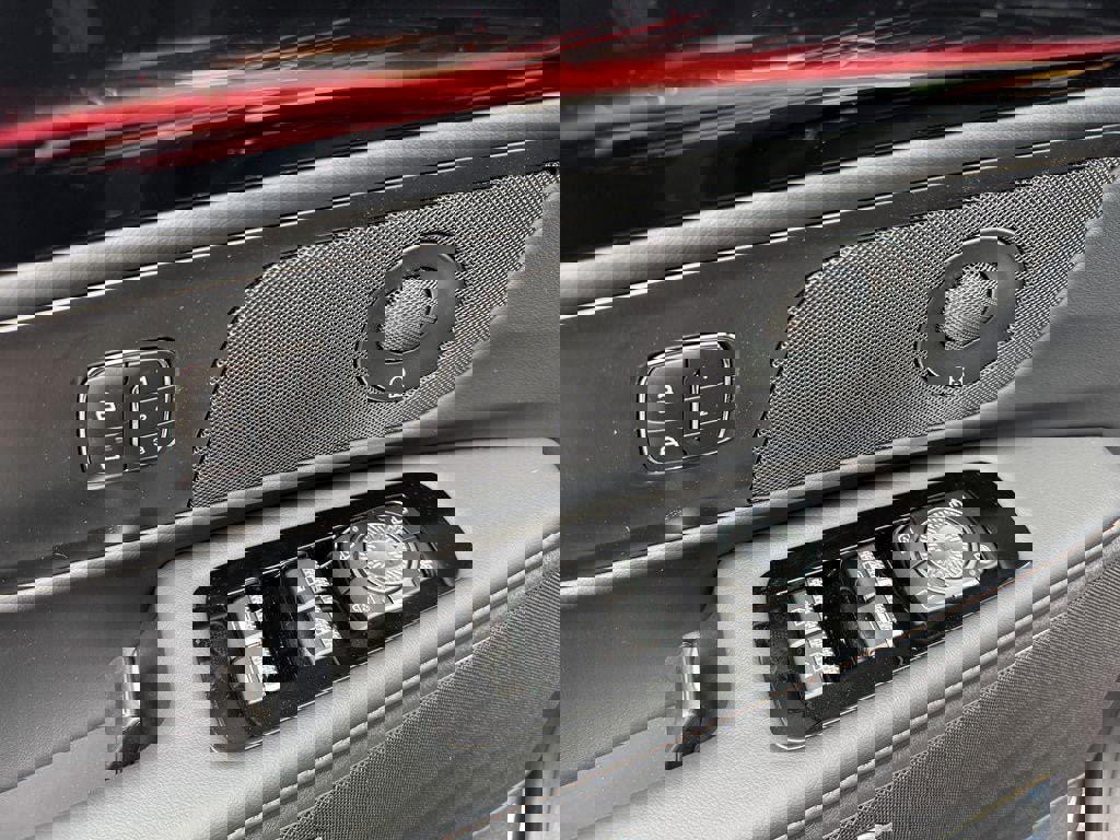 New 2025 Lincoln Nautilus Premier w/ Equipment Group 102A image 14