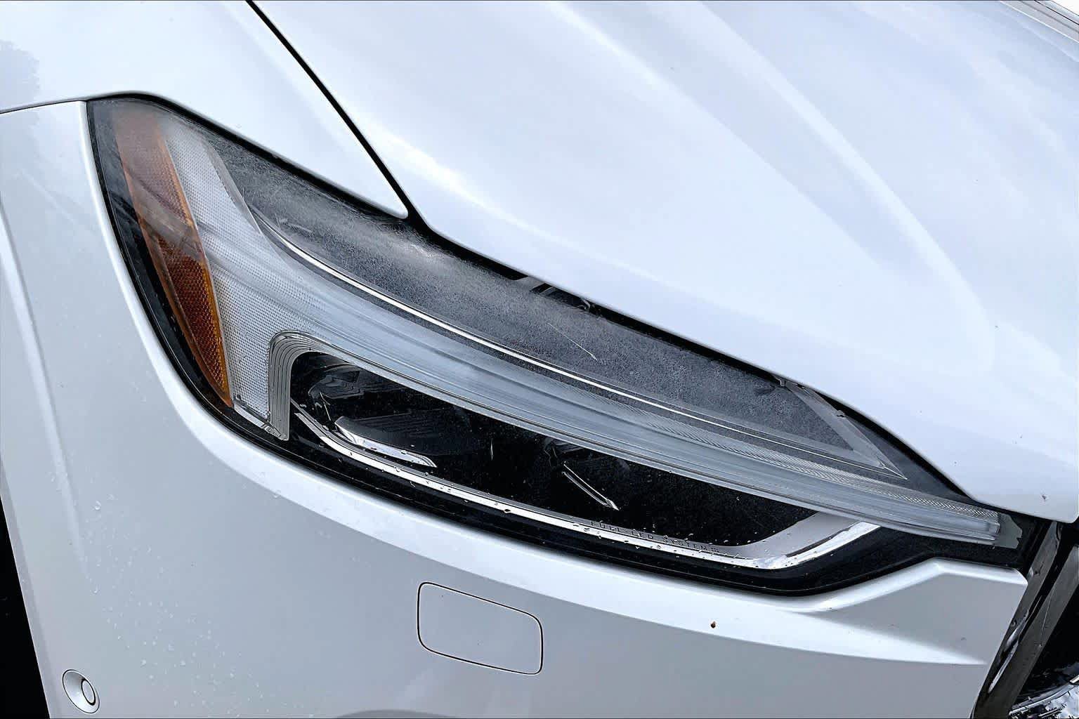 Used 2018 Volvo XC60 T5 Momentum w/ Convenience Package AWD/4WD image 26