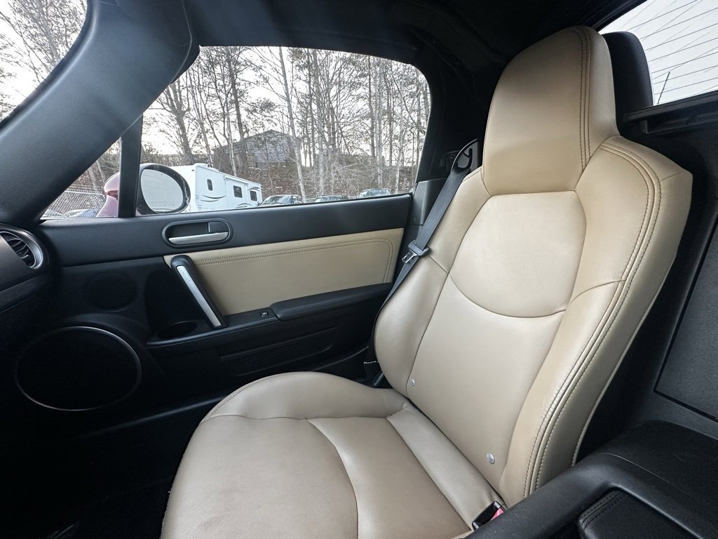 Used 2010 MAZDA MX-5 Miata Grand Touring w/ Premium Pkg image 14