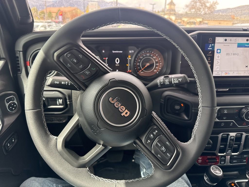 Used 2025 Jeep Wrangler Unlimited Rubicon AWD/4WD image 16