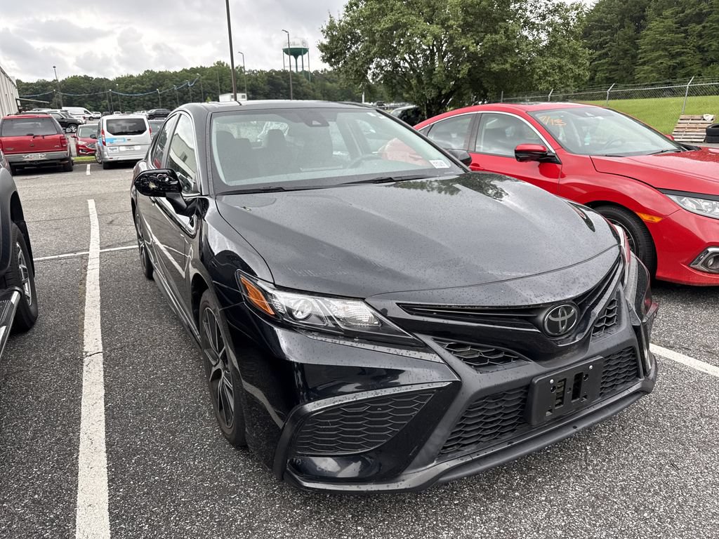 Used 2022 Toyota Camry SE FWD video 2