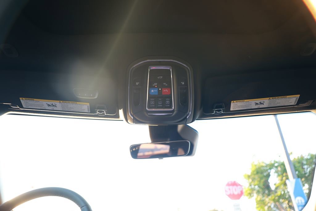 New 2025 Jeep Grand Cherokee Limited w/ Black Appearance Package image 25