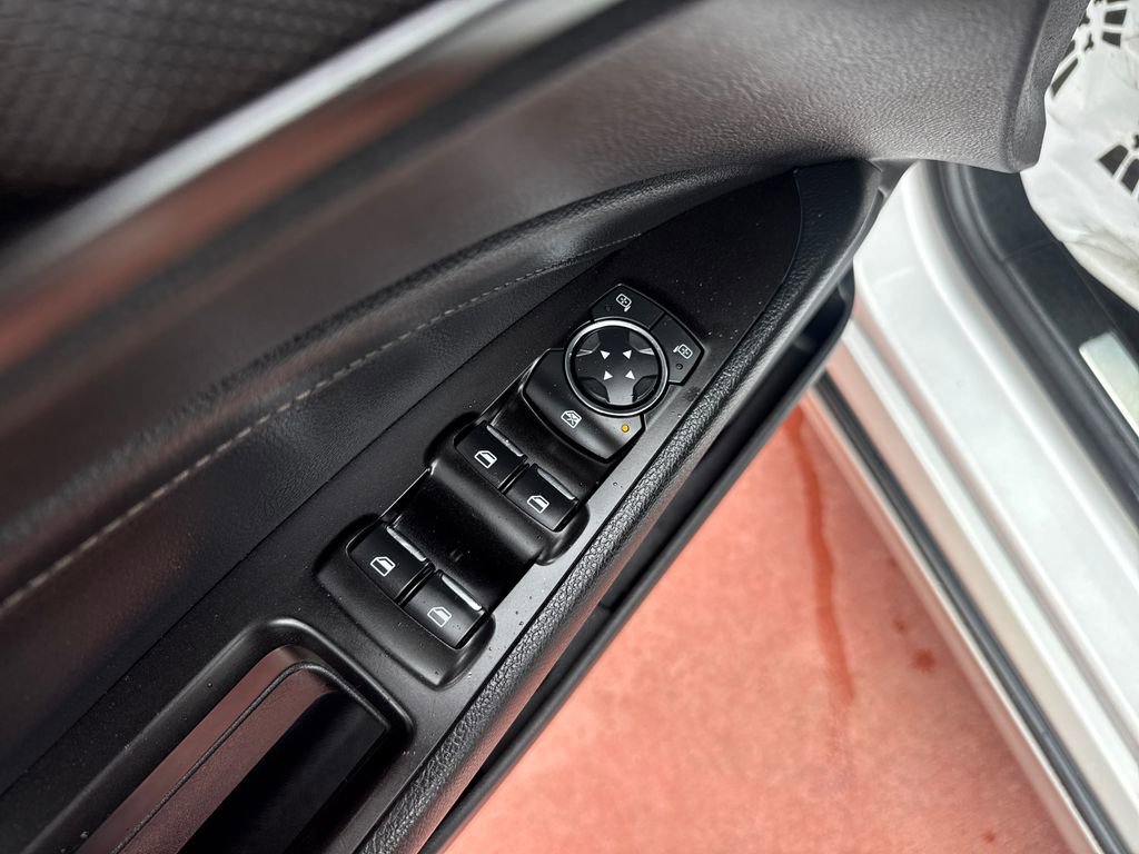 Certified 2017 Ford Fusion SE FWD image 12