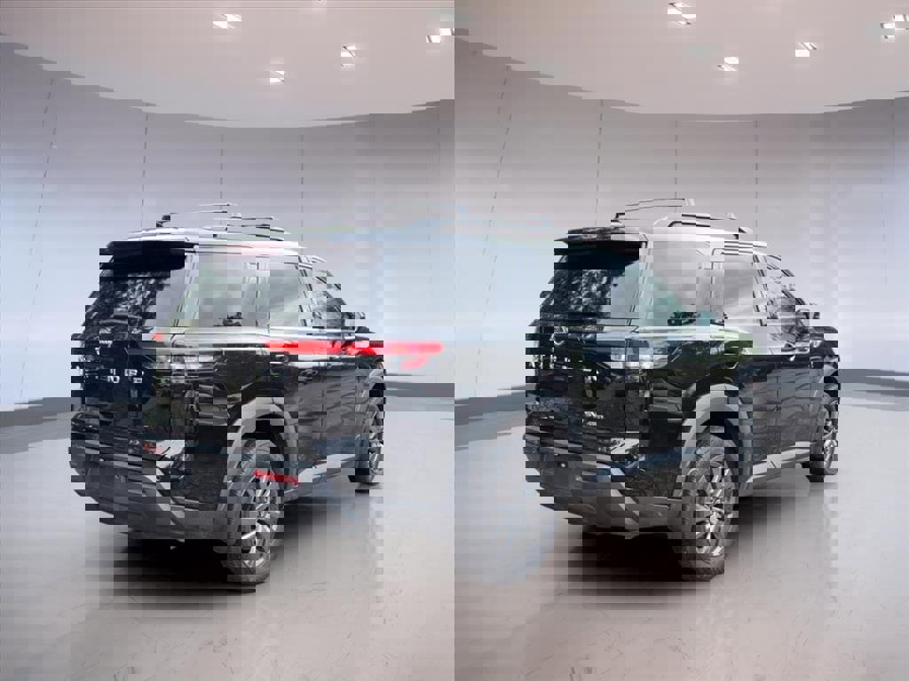 Used 2024 Nissan Pathfinder SV image 4