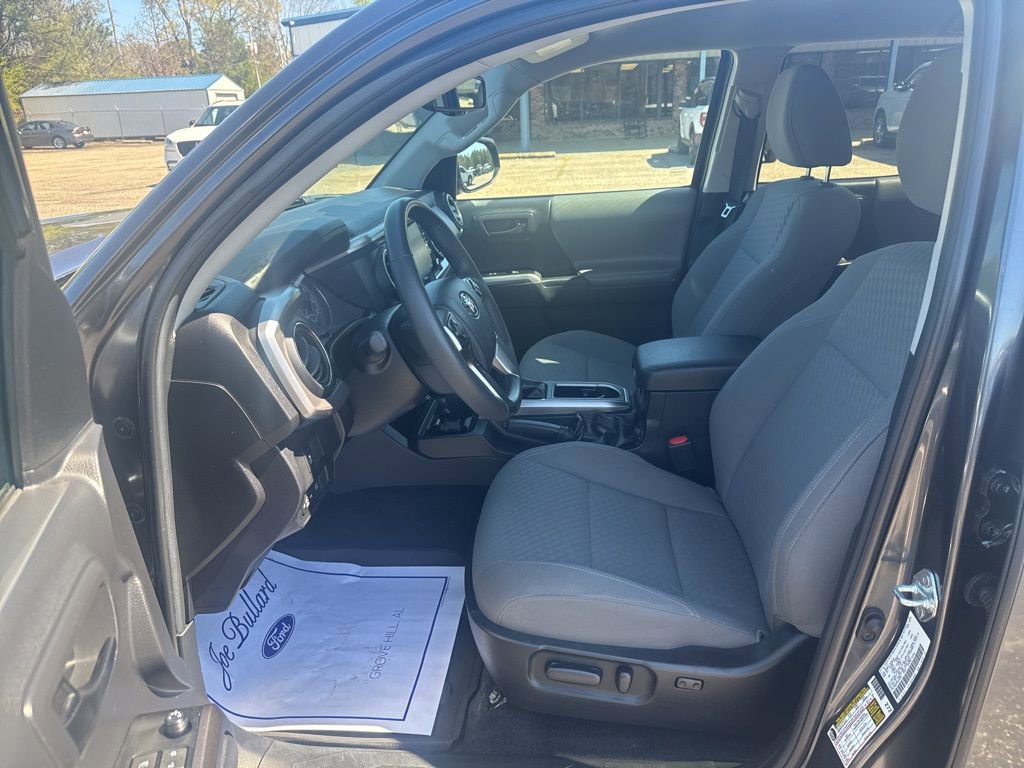Used 2023 Toyota Tacoma SR5 w/ Technology Package AWD/4WD image 4