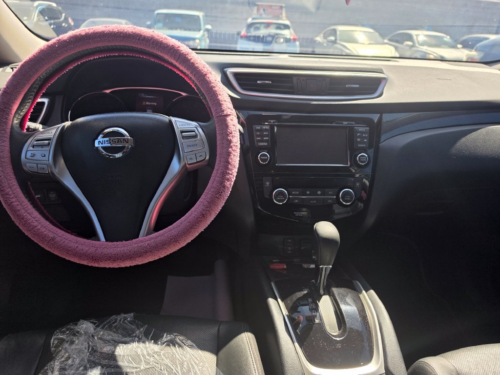 Used 2015 Nissan Rogue SL FWD image 10