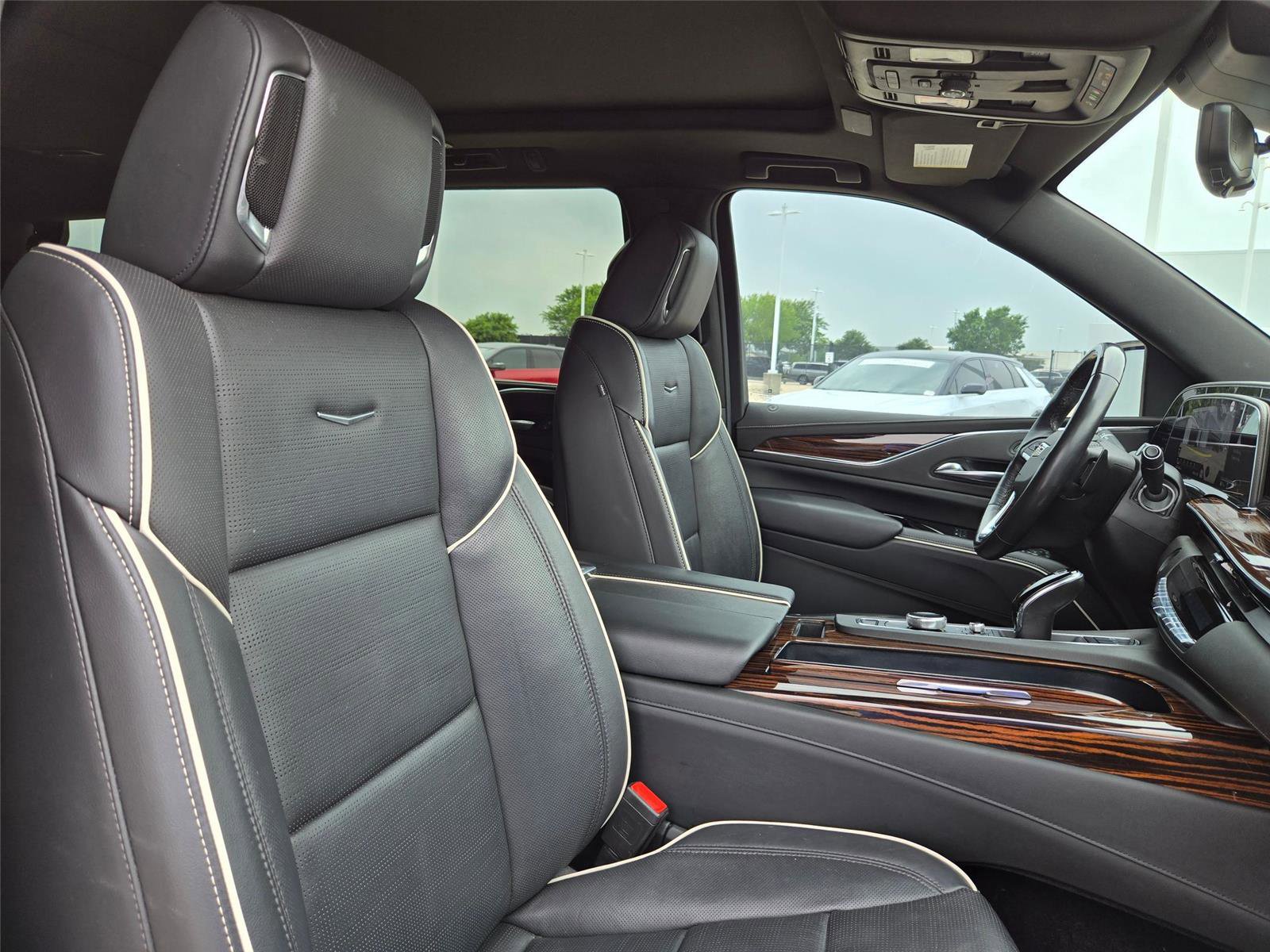 Used 2022 Cadillac Escalade Premium Luxury AWD/4WD image 30