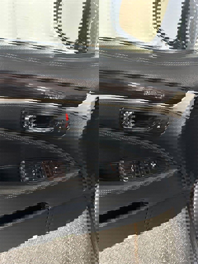 Used 2015 Lexus LS 460 L image 9