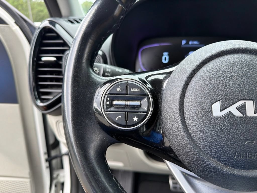 Certified 2023 Kia Soul EX FWD image 16