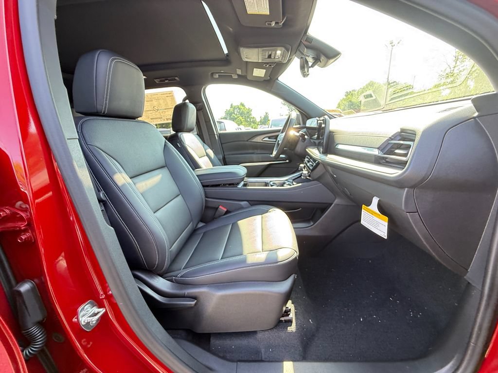 New 2026 Chevrolet Traverse LT w/ Sun and Wheel Package FWD image 29