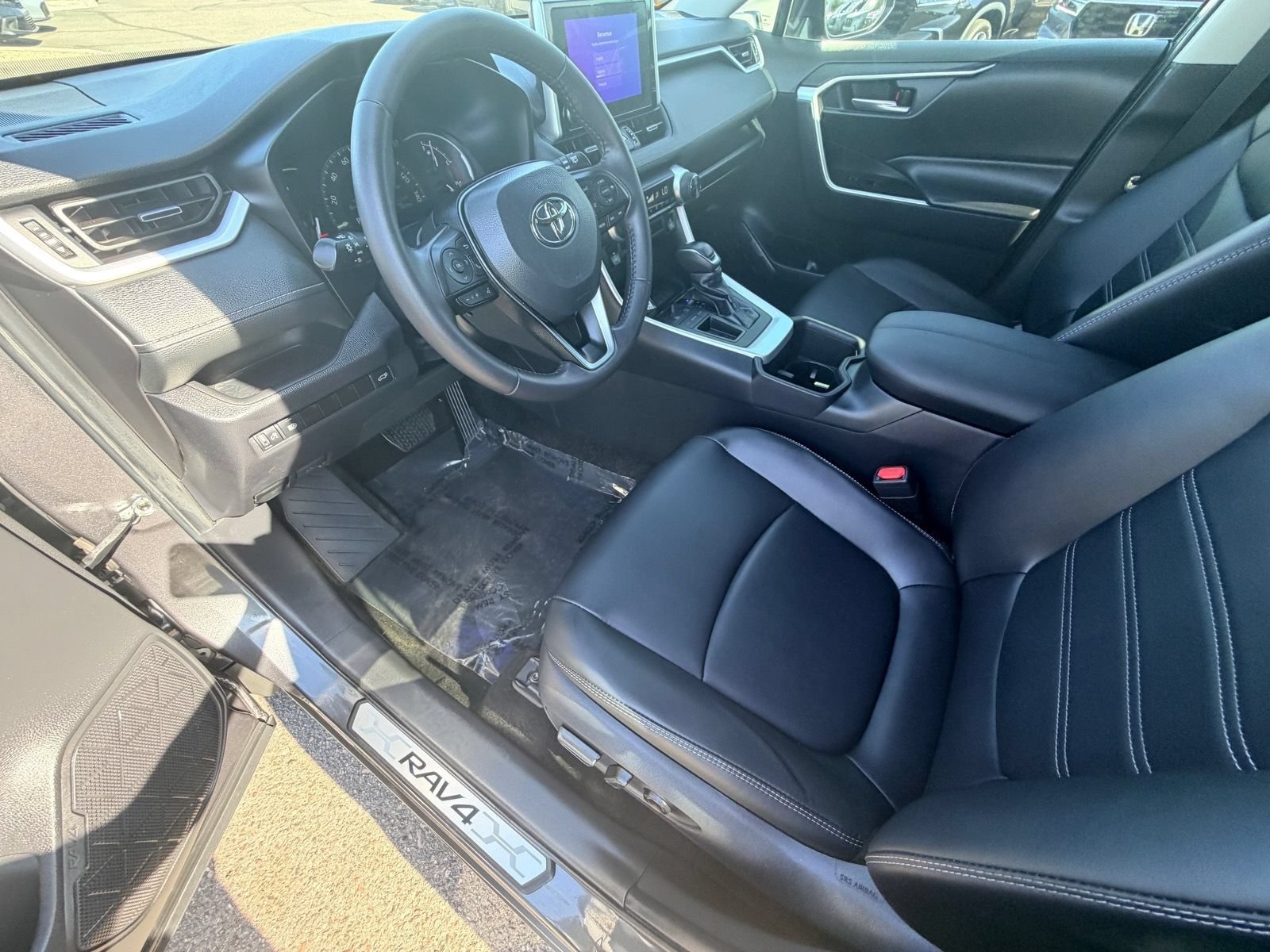 Used 2024 Toyota RAV4 XLE Premium FWD image 15
