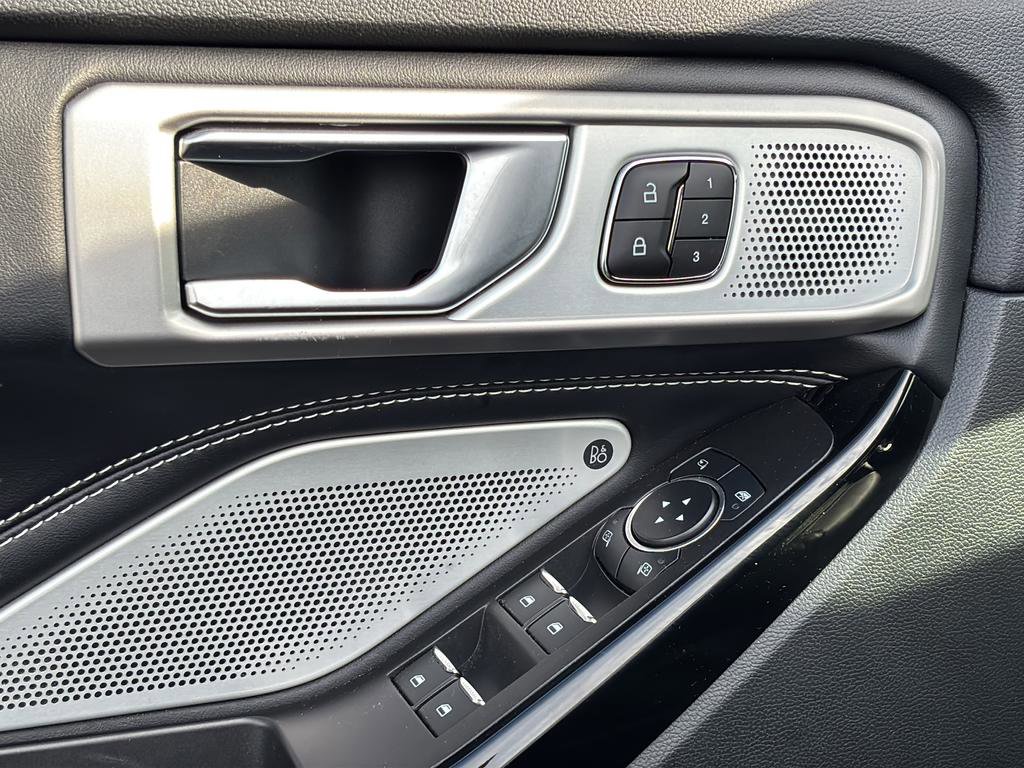 Used 2023 Ford Explorer ST w/ Equipment Group 401A image 17