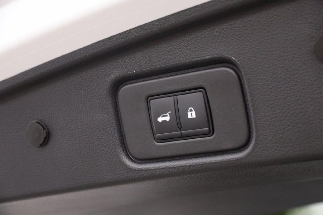 Certified 2025 Nissan Pathfinder SV w/ SV Premium Package FWD image 8