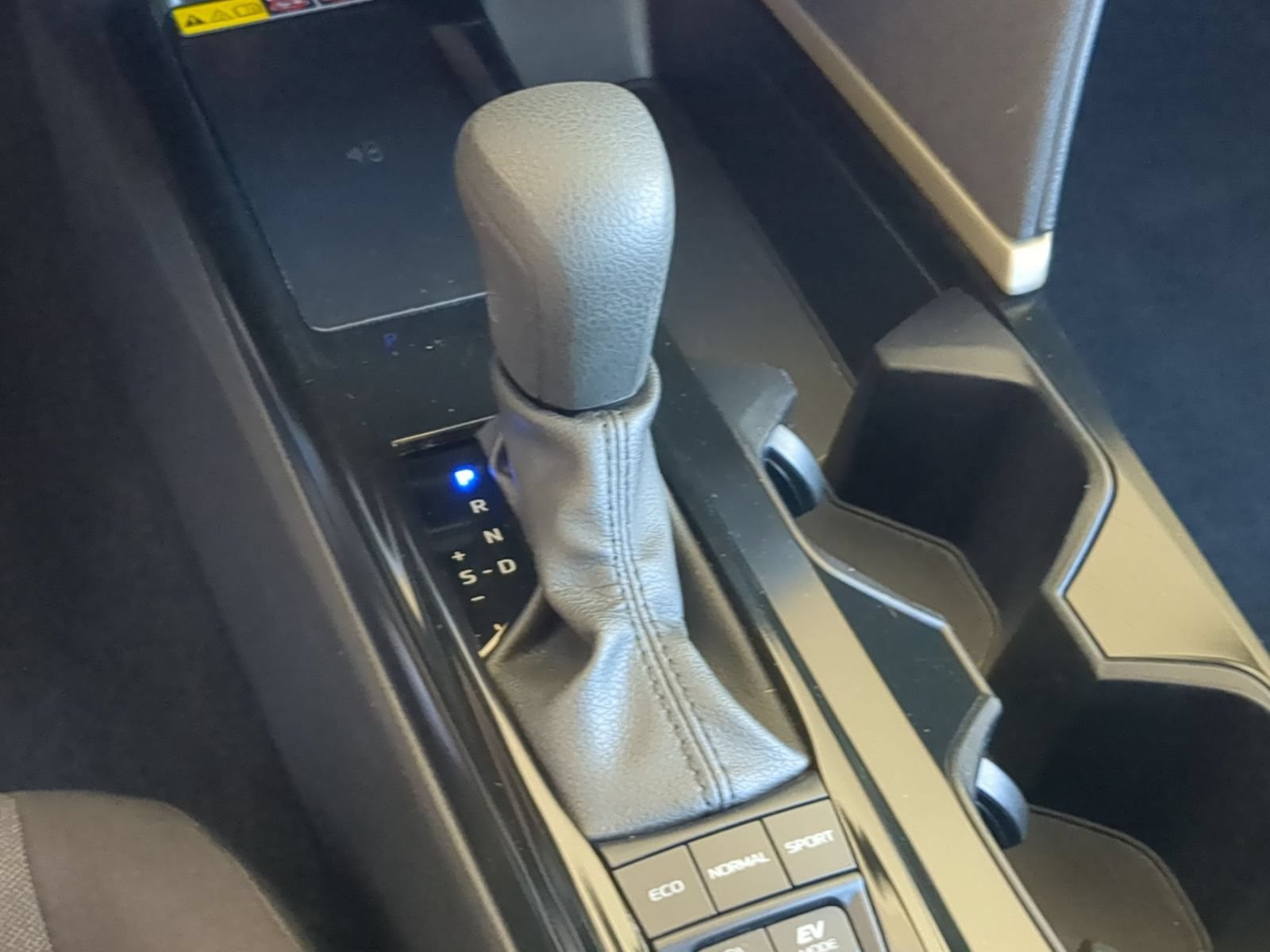 Used 2025 Toyota Camry LE FWD image 22