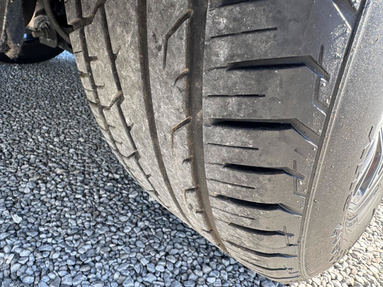 Used 2024 Jeep Wagoneer L Series II RWD image 12