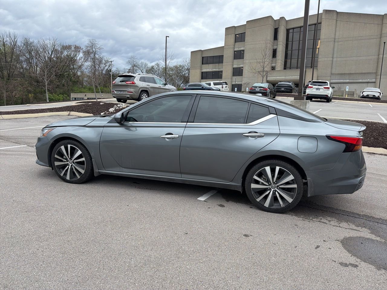 Used 2022 Nissan Altima 2.5 Platinum image 7