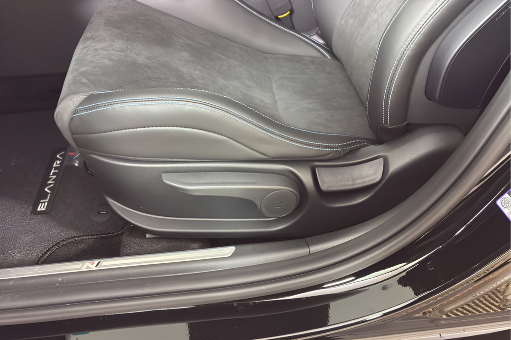 New 2026 Hyundai Elantra N FWD image 26