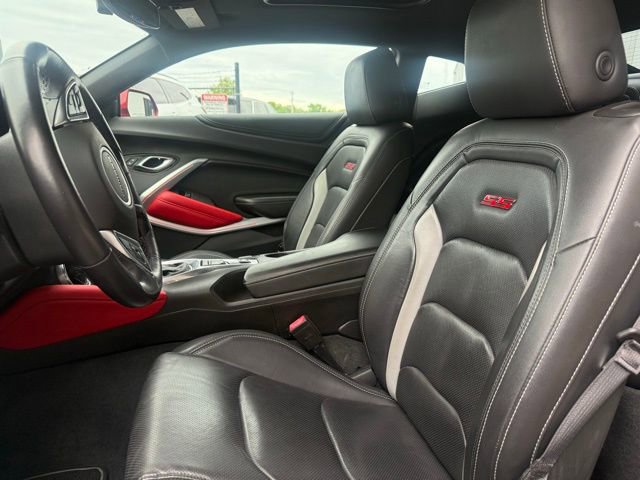 Used 2018 Chevrolet Camaro SS RWD image 8