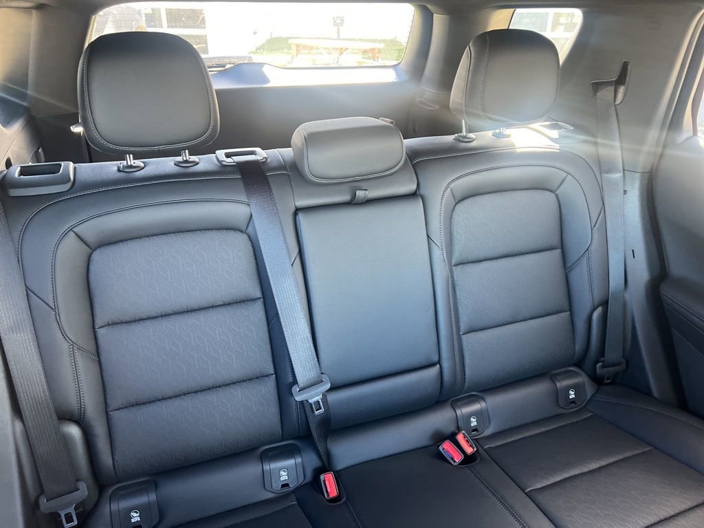 New 2026 Chevrolet Equinox LT w/ Convenience Package II image 10