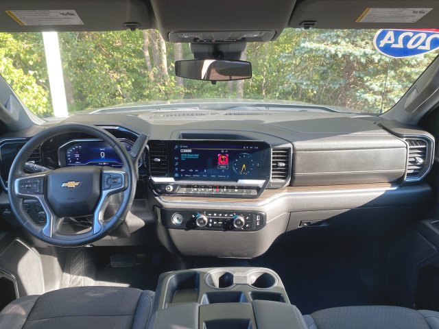 Used 2024 Chevrolet Silverado 1500 LT AWD/4WD image 19