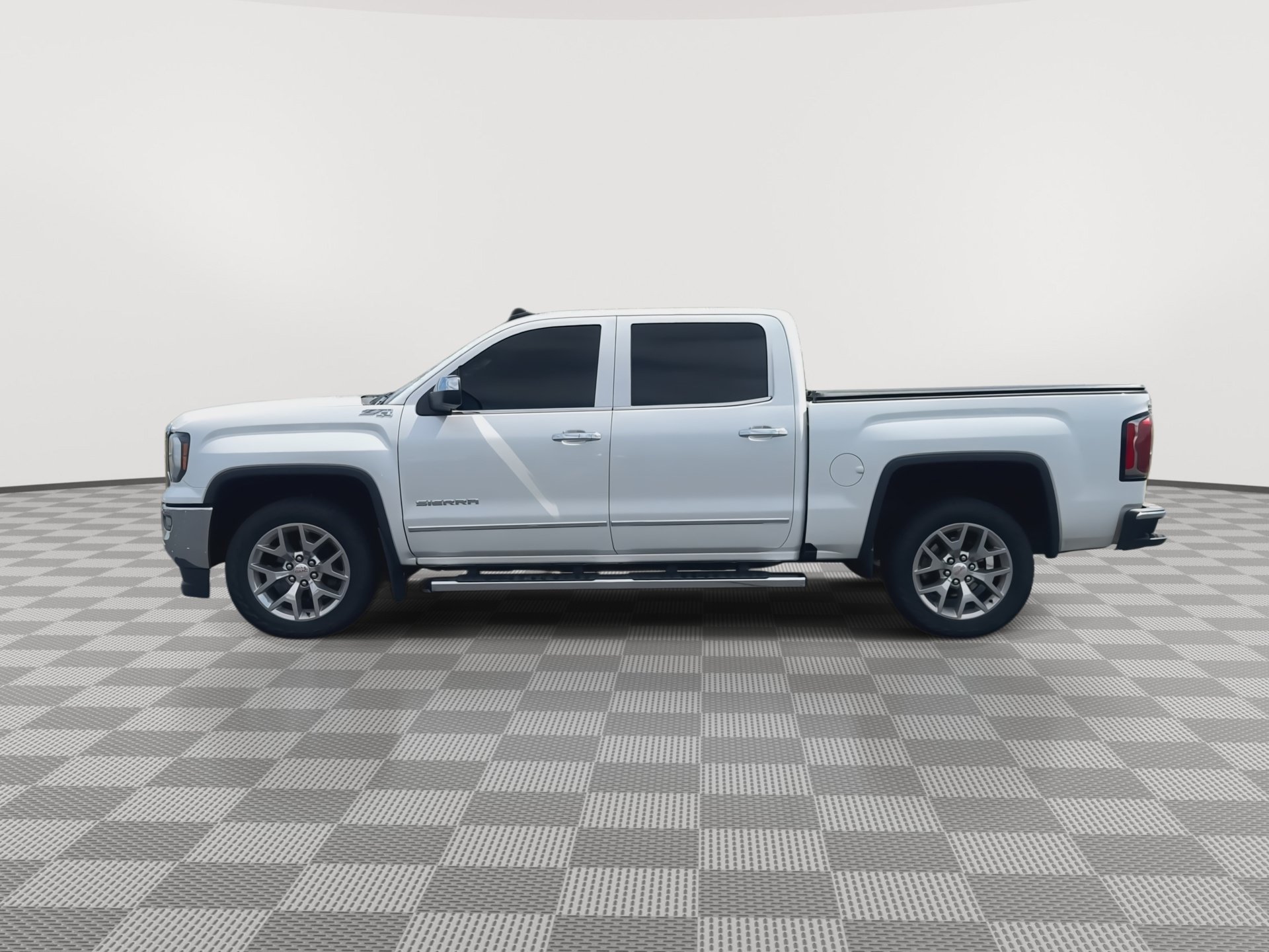 Used 2018 GMC Sierra 1500 SLT w/ SLT Premium Package AWD/4WD image 5