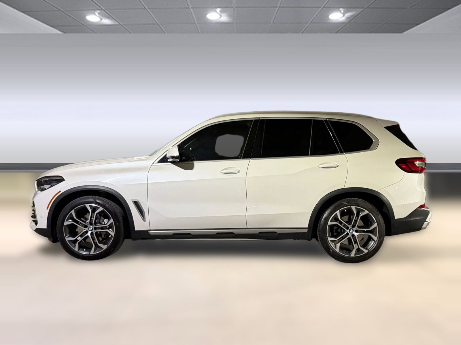 Used 2023 BMW X5 xDrive40i w/ Premium Package AWD/4WD image 2
