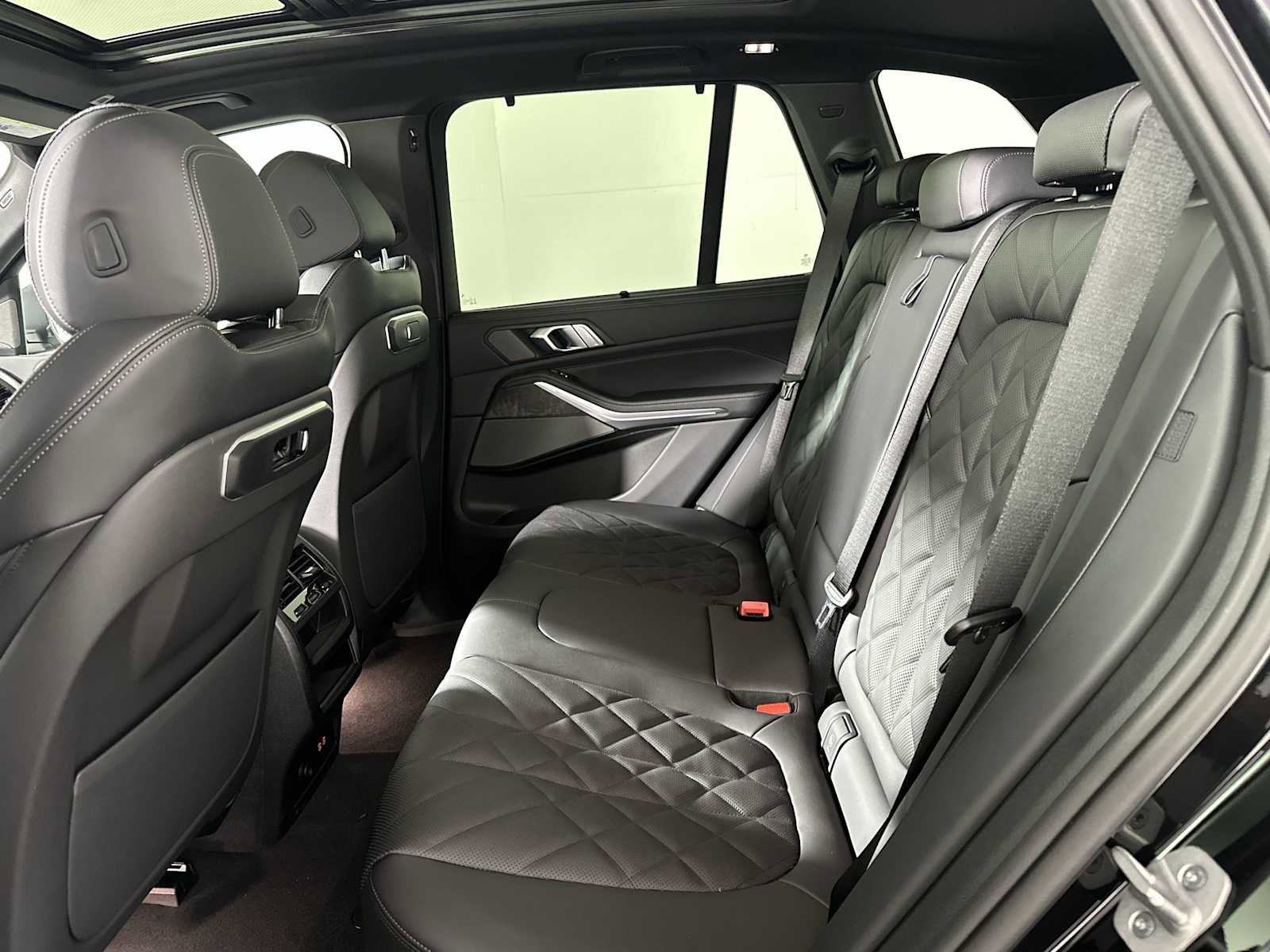 New 2026 BMW X5 xDrive50e w/ Executive Package image 19