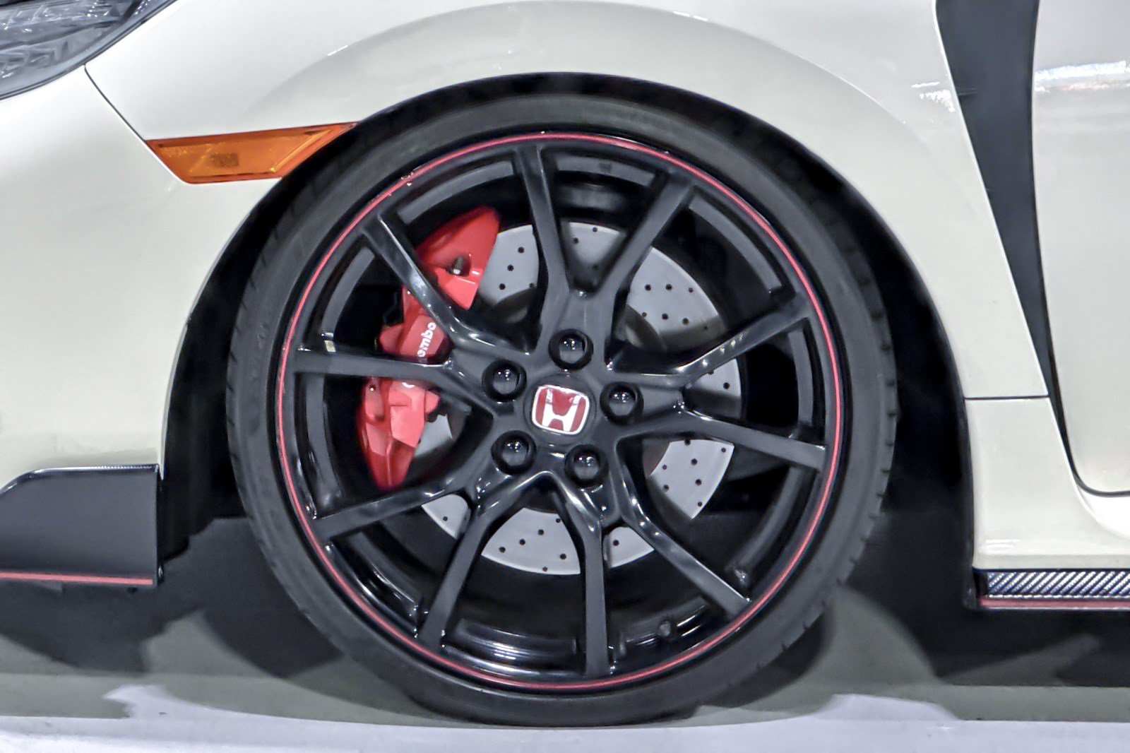 Used 2018 Honda Civic Type R image 13